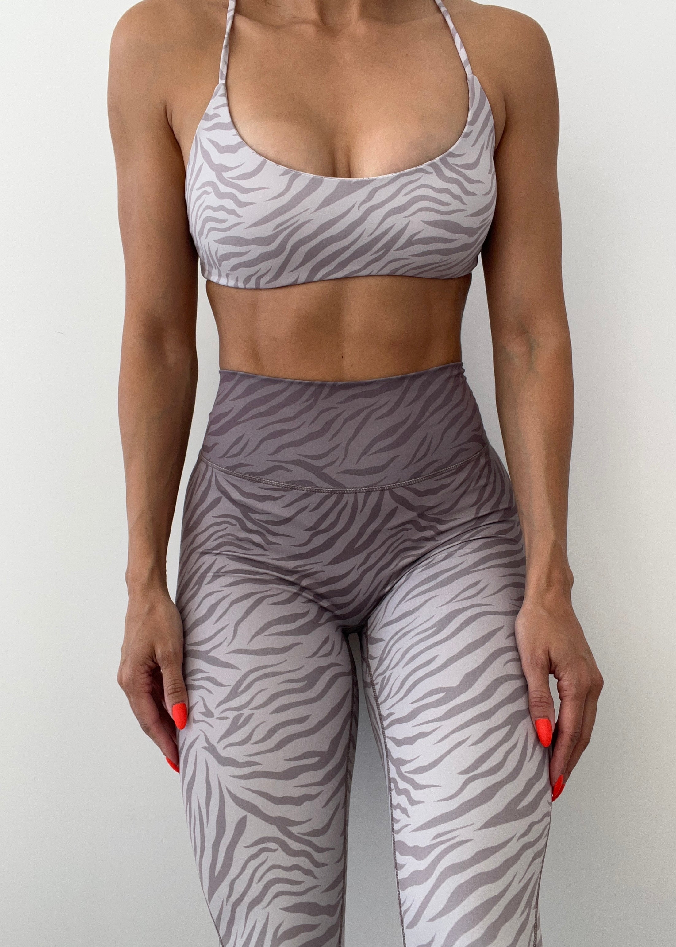 Light sports bra