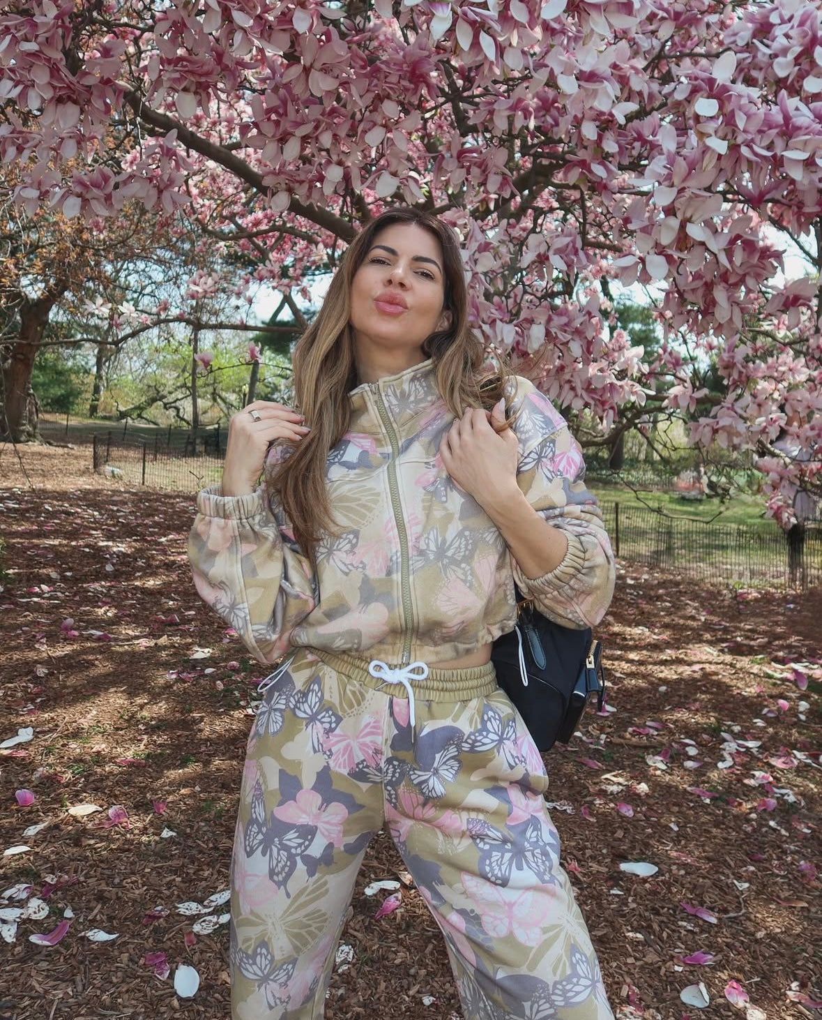 Papillons oversized cropped hoodie