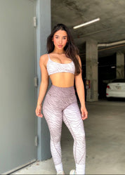 Light sports bra