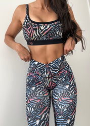 Electric zebra scrunch legging
