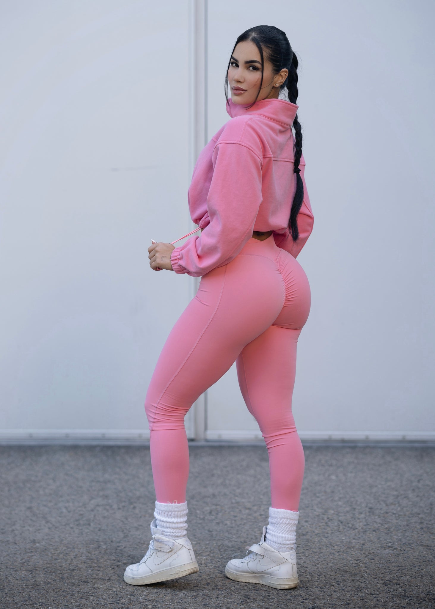 Barbie pink scrunch legging