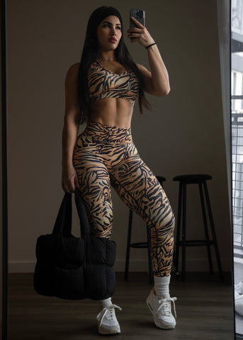 Feline scrunch legging