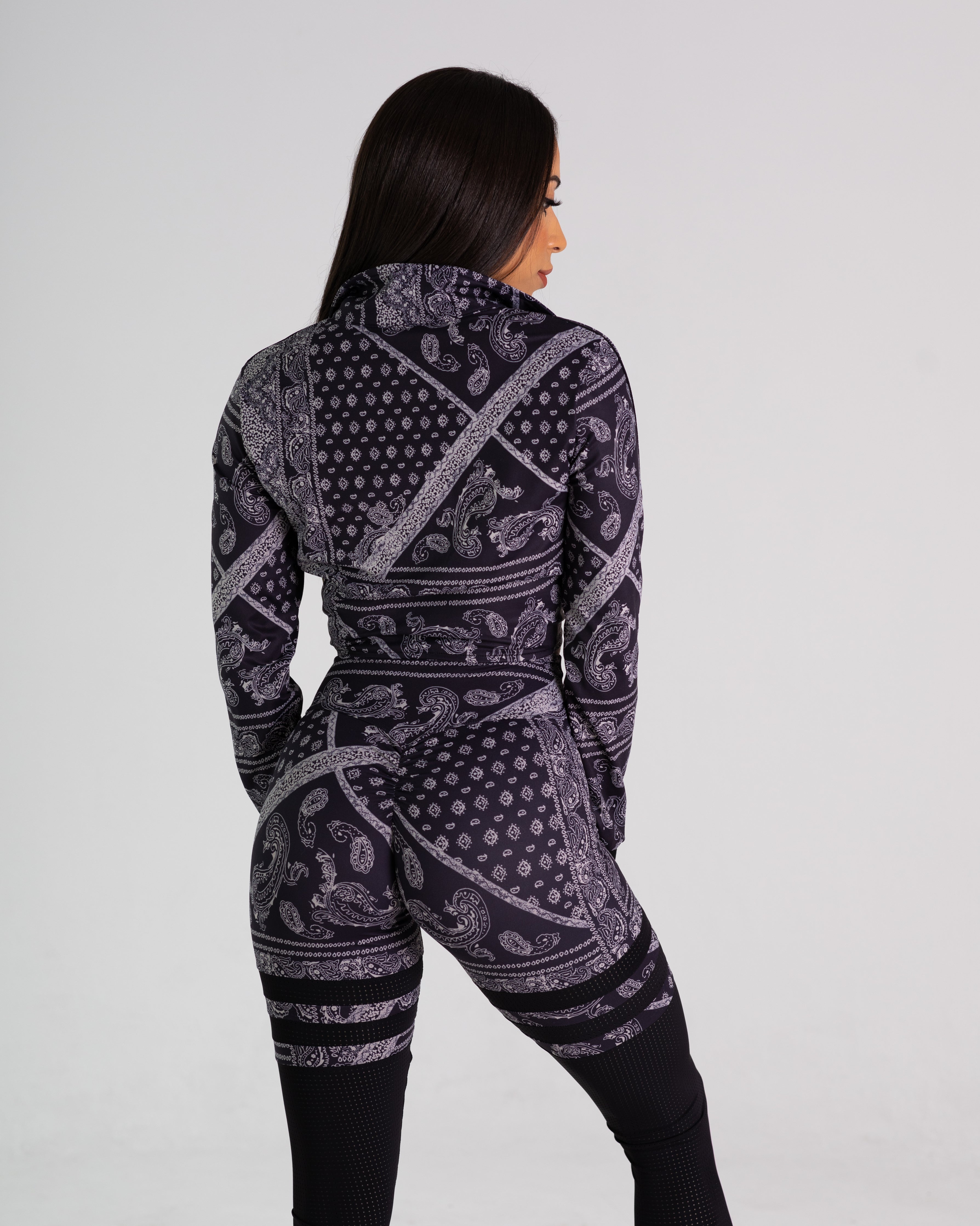 noireblanc, Ink Collection, Zip-up, Cropped jacket, Black paisley design, Front tie knot