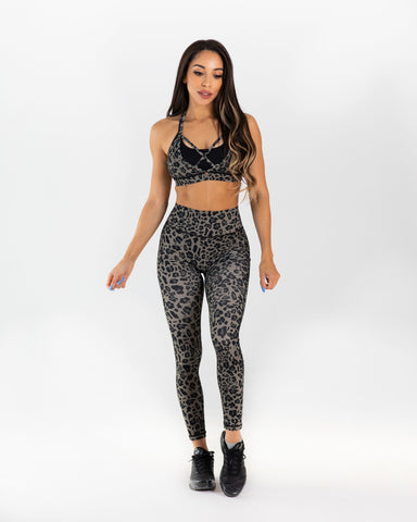 noireblanc, Panther Collection, Medium support, double layered sports bra, leopard print, removable pads, Criss-cross front, Adjustable back strap