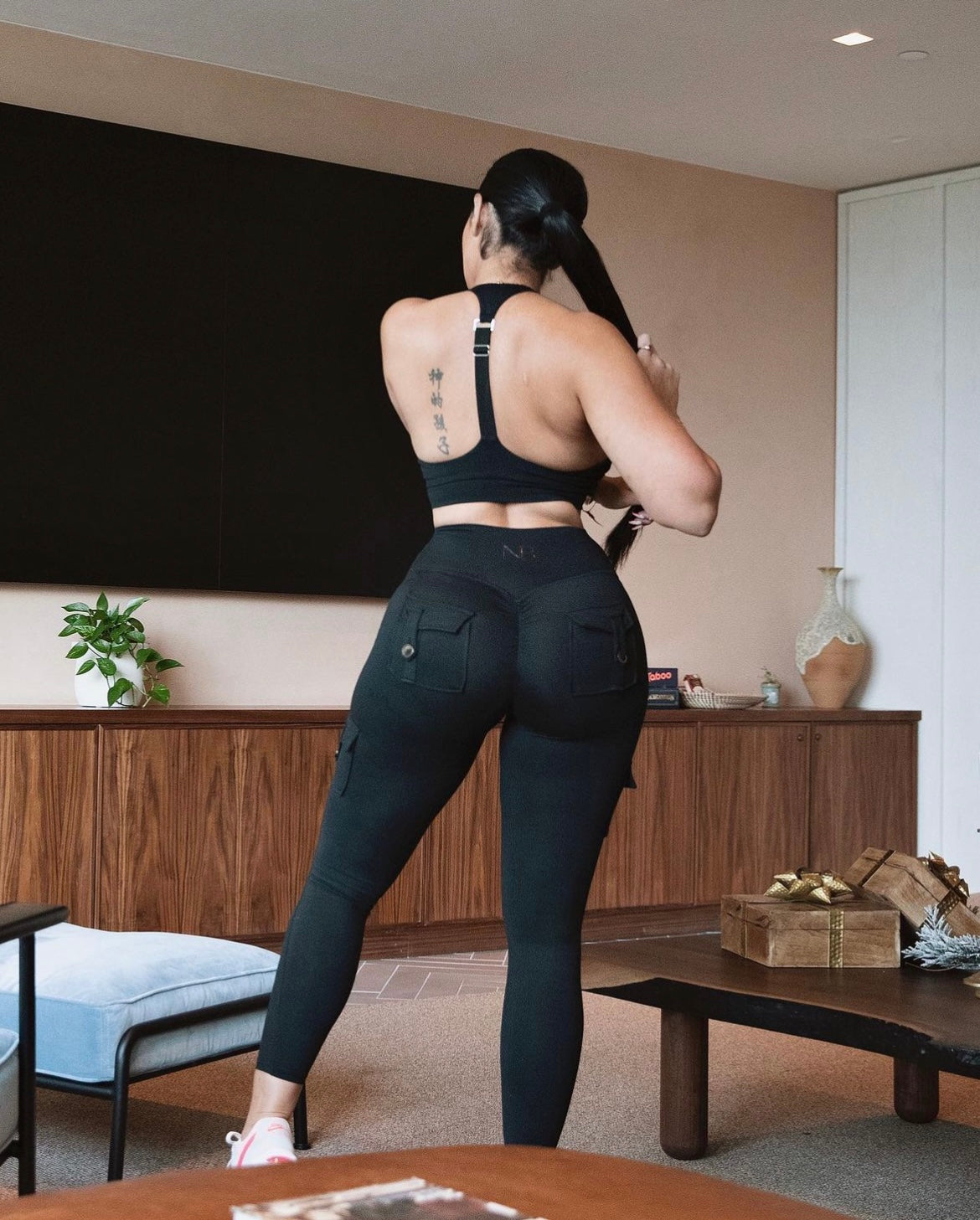 Black Pocket Legging