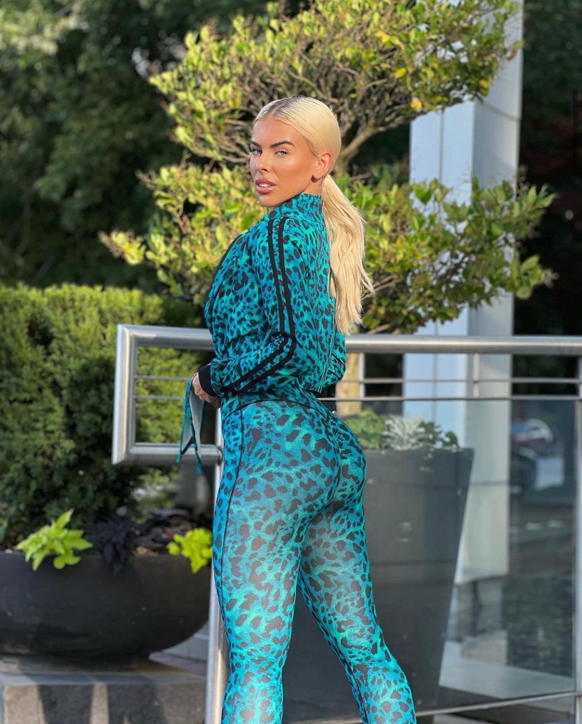 noireblanc, Teal Leopard Collection, Cropped jacket, Zip-up, Leopard print, Front tie knot with black stripes.